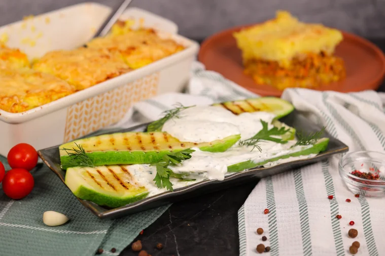 Кабачки с чесночным соусом