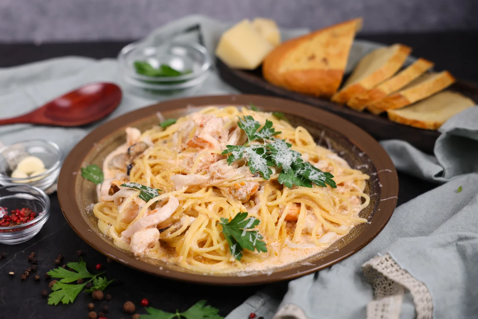 Спагетти с морепродуктами
