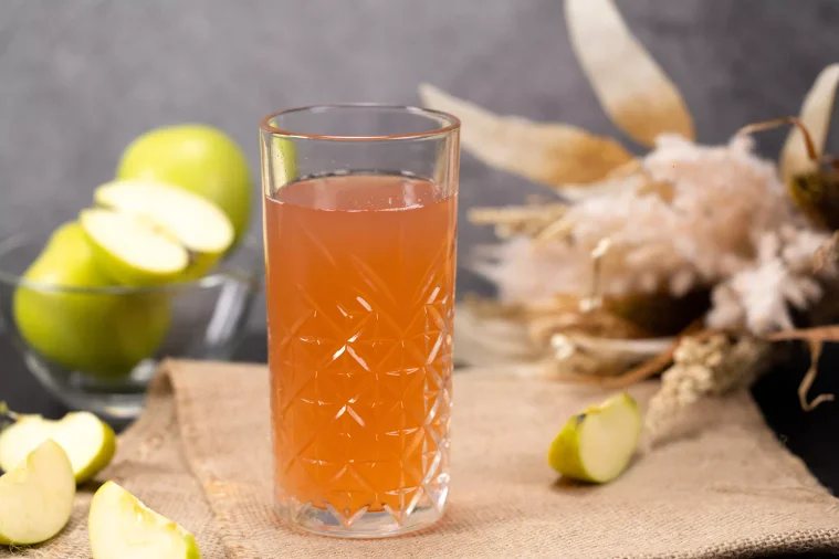 Компот из ревеня