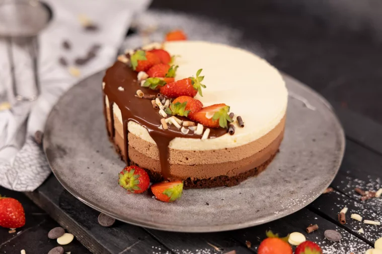 Торт три шоколада