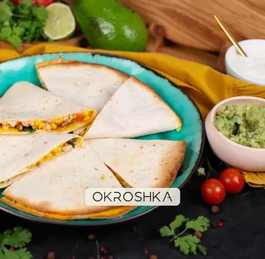 Кесадилья с курицей и овощами